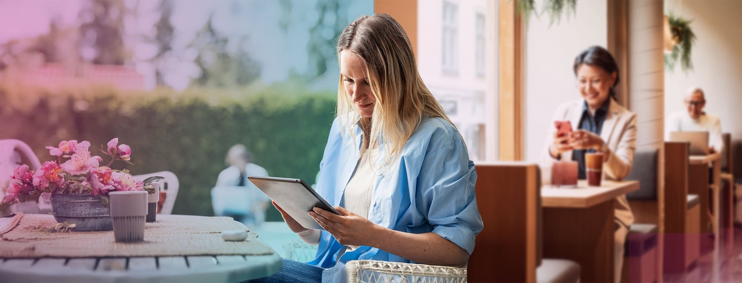 50-50-home-office-woman-tablet-blue-shirt-coffee-cup-dstny