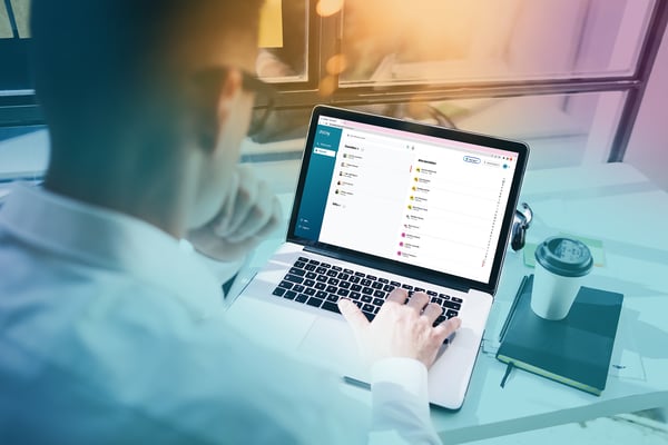 mydstny_webphone_mockup