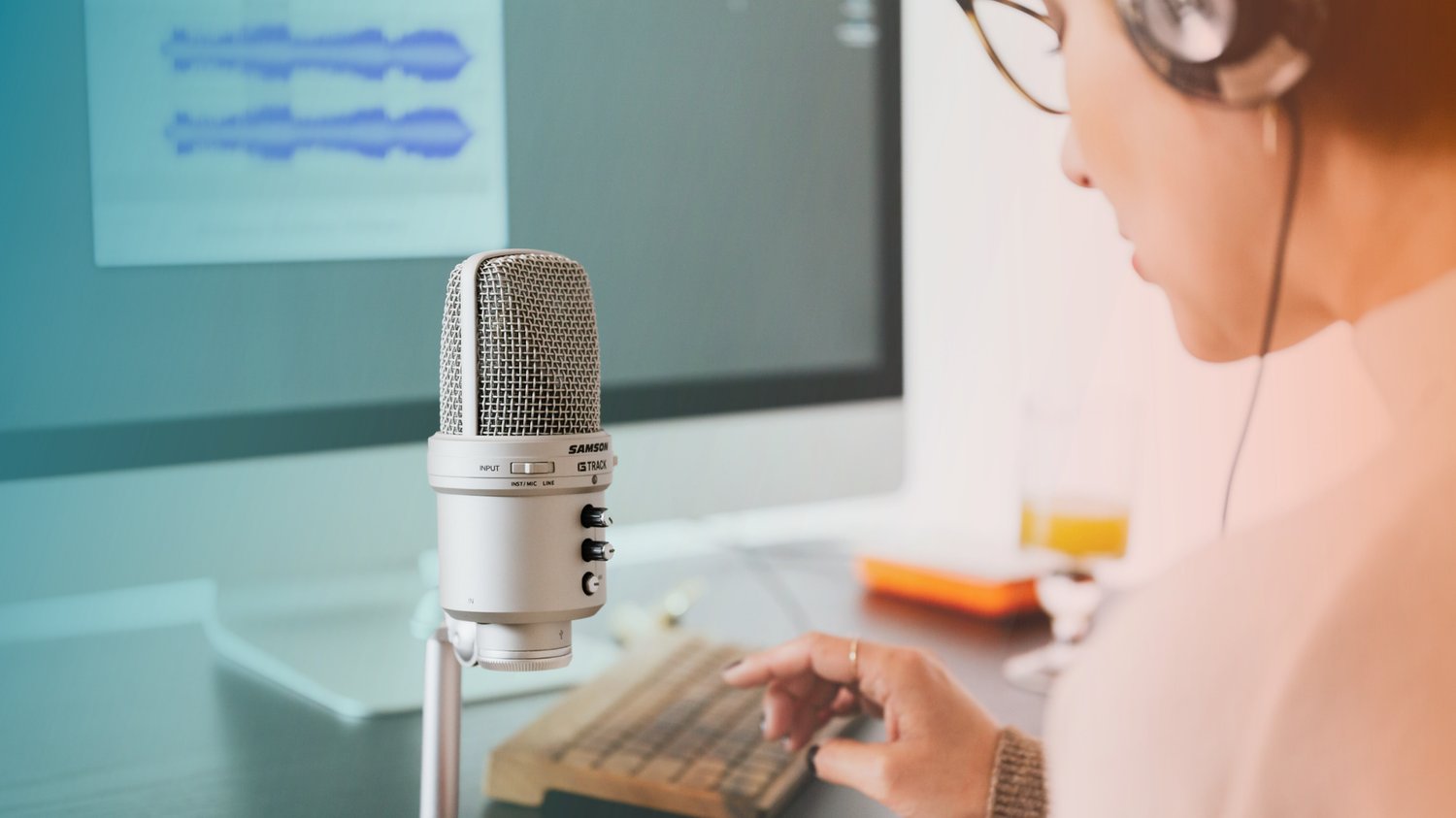 {slide.module_style.background.background_image.alt}