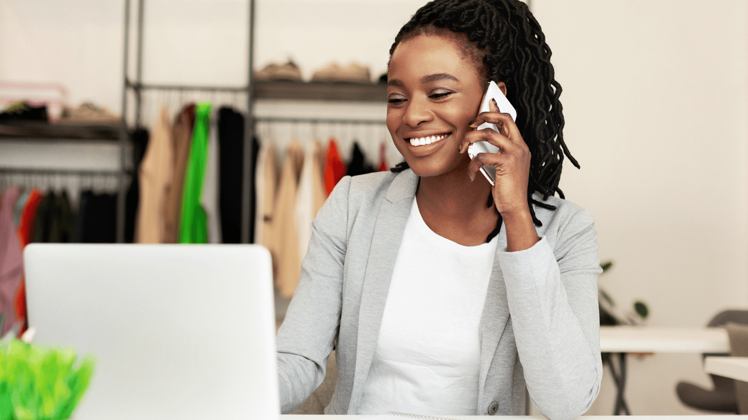 {slide.module_style.background.background_image.alt}