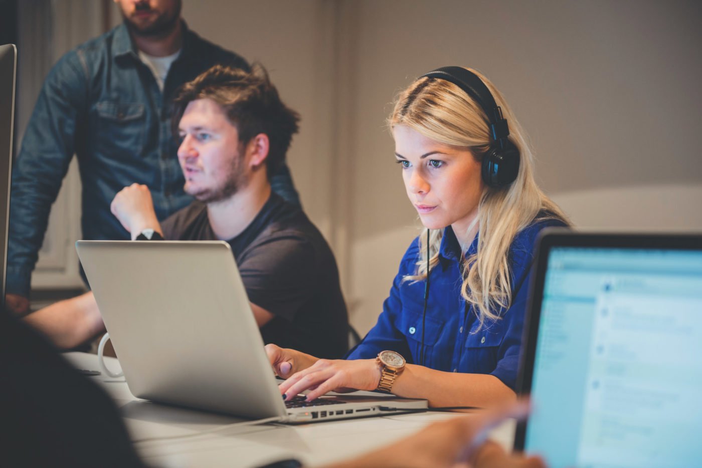 {slide.module_style.background.background_image.alt}