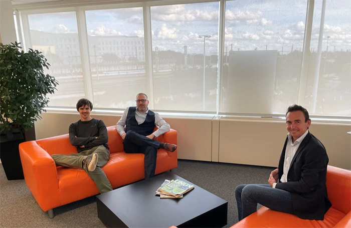 {slide.module_style.background.background_image.alt}